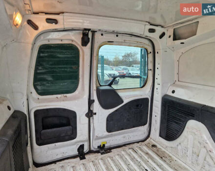 Белый Ситроен Берлинго, объемом двигателя 1.56 л и пробегом 350 тыс. км за 3500 $, фото 7 на Automoto.ua