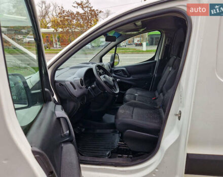 Белый Ситроен Берлинго, объемом двигателя 1.56 л и пробегом 350 тыс. км за 3500 $, фото 6 на Automoto.ua