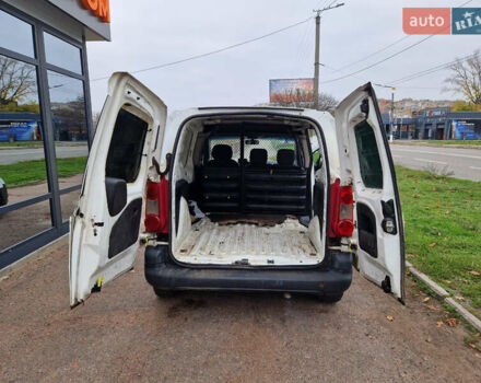 Белый Ситроен Берлинго, объемом двигателя 1.56 л и пробегом 350 тыс. км за 3500 $, фото 5 на Automoto.ua
