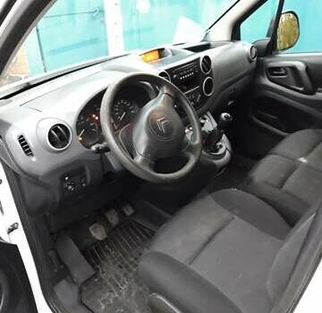 Белый Ситроен Берлинго, объемом двигателя 1.6 л и пробегом 190 тыс. км за 6800 $, фото 4 на Automoto.ua