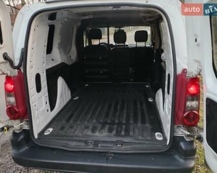 Білий Сітроен Берлінго, об'ємом двигуна 1.6 л та пробігом 313 тис. км за 5900 $, фото 72 на Automoto.ua