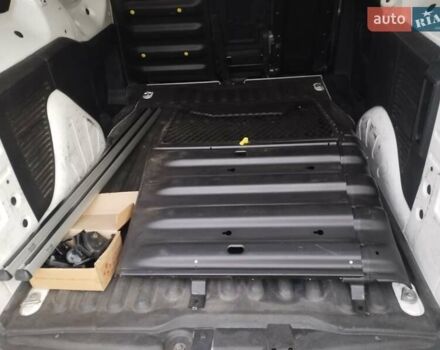 Білий Сітроен Берлінго, об'ємом двигуна 1.6 л та пробігом 313 тис. км за 5900 $, фото 77 на Automoto.ua