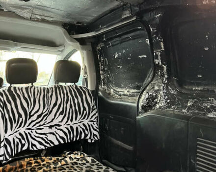 Белый Ситроен Берлинго, объемом двигателя 1.56 л и пробегом 300 тыс. км за 3999 $, фото 13 на Automoto.ua