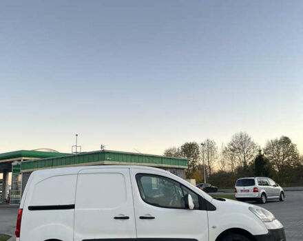 Белый Ситроен Берлинго, объемом двигателя 1.56 л и пробегом 300 тыс. км за 3999 $, фото 3 на Automoto.ua