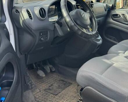 Білий Сітроен Берлінго, об'ємом двигуна 1.6 л та пробігом 347 тис. км за 4000 $, фото 10 на Automoto.ua