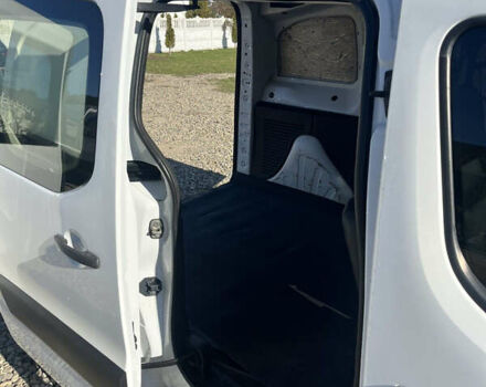 Білий Сітроен Берлінго, об'ємом двигуна 1.56 л та пробігом 333 тис. км за 4500 $, фото 5 на Automoto.ua