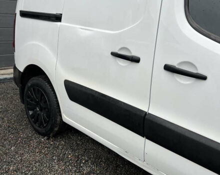 Белый Ситроен Берлинго, объемом двигателя 1.56 л и пробегом 280 тыс. км за 6500 $, фото 3 на Automoto.ua