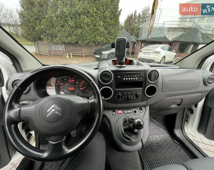 Белый Ситроен Берлинго, объемом двигателя 1.56 л и пробегом 280 тыс. км за 6500 $, фото 8 на Automoto.ua