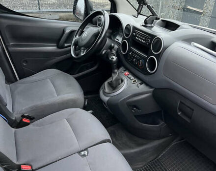 Белый Ситроен Берлинго, объемом двигателя 1.56 л и пробегом 280 тыс. км за 6500 $, фото 6 на Automoto.ua