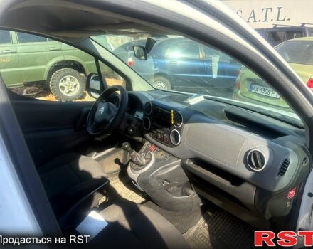 Белый Ситроен Берлинго, объемом двигателя 1.6 л и пробегом 180 тыс. км за 8900 $, фото 5 на Automoto.ua