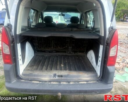 Белый Ситроен Берлинго, объемом двигателя 1.6 л и пробегом 180 тыс. км за 8900 $, фото 7 на Automoto.ua