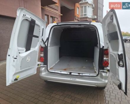 Ситроен Берлинго 2018 в Львове на Automoto.ua Белый Ситроен Берлинго, объемом двигателя 0 л и пробегом 14 тыс. км за 7300 $, фото 5 на Automoto.ua