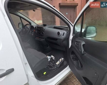 Ситроен Берлинго 2018 в Львове на Automoto.ua Белый Ситроен Берлинго, объемом двигателя 0 л и пробегом 14 тыс. км за 7300 $, фото 6 на Automoto.ua