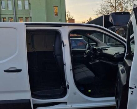 Белый Ситроен Берлинго, объемом двигателя 1.56 л и пробегом 276 тыс. км за 11000 $, фото 8 на Automoto.ua