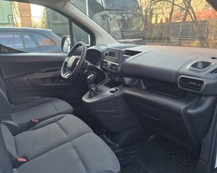 Белый Ситроен Берлинго, объемом двигателя 1.56 л и пробегом 276 тыс. км за 11000 $, фото 3 на Automoto.ua