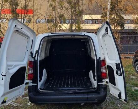 Белый Ситроен Берлинго, объемом двигателя 1.56 л и пробегом 276 тыс. км за 11000 $, фото 12 на Automoto.ua