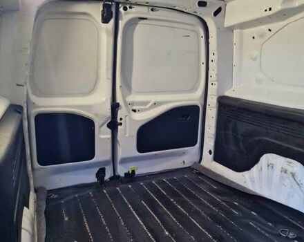 Белый Ситроен Берлинго, объемом двигателя 1.56 л и пробегом 276 тыс. км за 11000 $, фото 7 на Automoto.ua