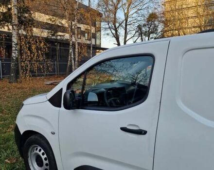 Белый Ситроен Берлинго, объемом двигателя 1.56 л и пробегом 276 тыс. км за 11000 $, фото 14 на Automoto.ua