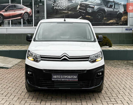 Белый Ситроен Берлинго, объемом двигателя 1.56 л и пробегом 157 тыс. км за 16769 $, фото 2 на Automoto.ua