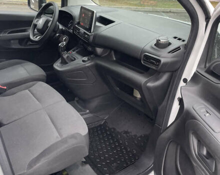 Белый Ситроен Берлинго, объемом двигателя 1.56 л и пробегом 125 тыс. км за 12900 $, фото 7 на Automoto.ua