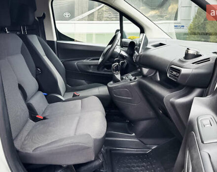 Белый Ситроен Берлинго, объемом двигателя 1.56 л и пробегом 157 тыс. км за 16769 $, фото 15 на Automoto.ua