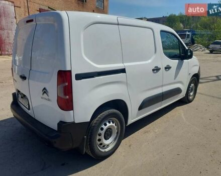 Білий Сітроен Берлінго, об'ємом двигуна 0 л та пробігом 140 тис. км за 13000 $, фото 4 на Automoto.ua