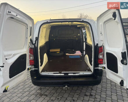 Белый Ситроен Берлинго, объемом двигателя 1.5 л и пробегом 132 тыс. км за 14850 $, фото 14 на Automoto.ua