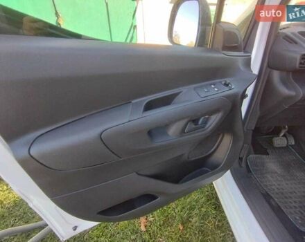 Белый Ситроен Берлинго, объемом двигателя 0 л и пробегом 35 тыс. км за 15000 $, фото 12 на Automoto.ua