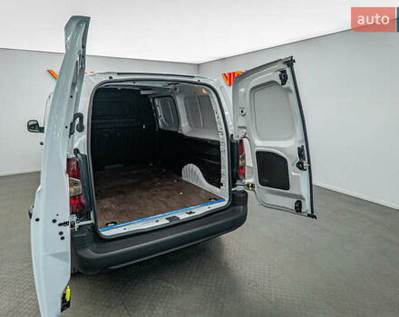 Білий Сітроен Берлінго, об'ємом двигуна 1.5 л та пробігом 71 тис. км за 17556 $, фото 6 на Automoto.ua