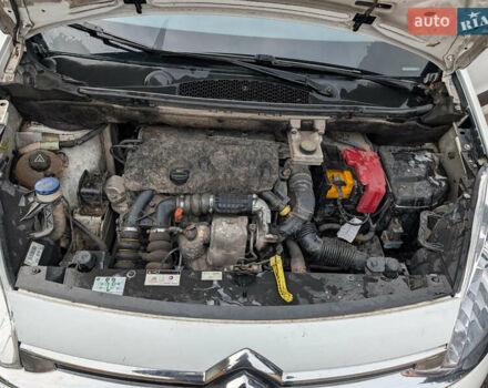 Белый Ситроен Берлинго, объемом двигателя 1.56 л и пробегом 430 тыс. км за 5000 $, фото 8 на Automoto.ua