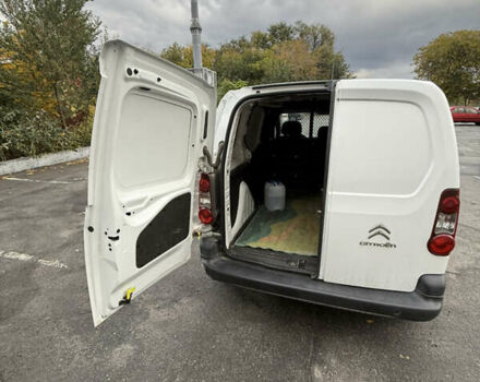 Белый Ситроен Берлинго, объемом двигателя 1.56 л и пробегом 112 тыс. км за 9000 $, фото 8 на Automoto.ua