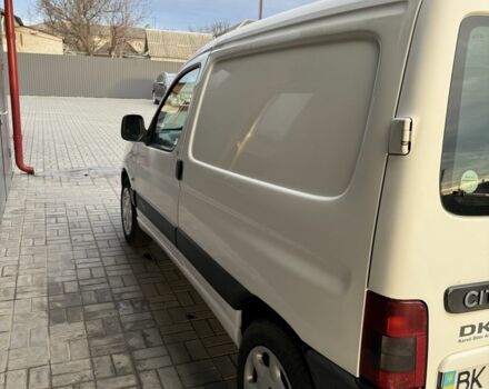 Белый Ситроен Берлинго, объемом двигателя 2 л и пробегом 165 тыс. км за 2999 $, фото 3 на Automoto.ua