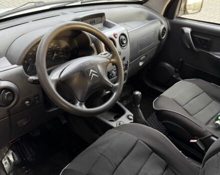 Белый Ситроен Берлинго, объемом двигателя 2 л и пробегом 165 тыс. км за 2999 $, фото 5 на Automoto.ua