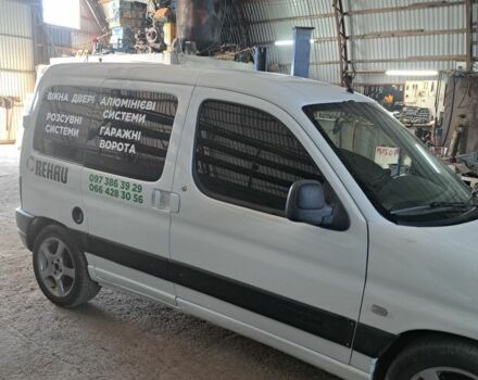 Белый Ситроен Берлинго, объемом двигателя 2 л и пробегом 290 тыс. км за 2800 $, фото 2 на Automoto.ua