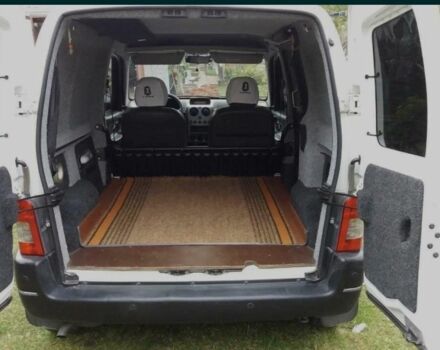 Белый Ситроен Берлинго, объемом двигателя 1.6 л и пробегом 280 тыс. км за 5450 $, фото 7 на Automoto.ua