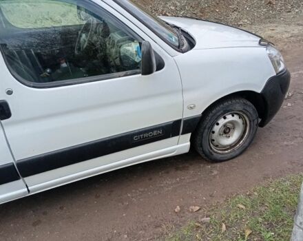 Білий Сітроен Берлінго, об'ємом двигуна 1.6 л та пробігом 290 тис. км за 3361 $, фото 2 на Automoto.ua