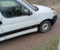 Білий Сітроен Берлінго, об'ємом двигуна 1.6 л та пробігом 290 тис. км за 3361 $, фото 2 на Automoto.ua