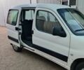 Белый Ситроен Берлинго, объемом двигателя 2 л и пробегом 260 тыс. км за 3500 $, фото 3 на Automoto.ua