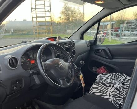 Білий Сітроен Берлінго, об'ємом двигуна 1.6 л та пробігом 300 тис. км за 3999 $, фото 10 на Automoto.ua