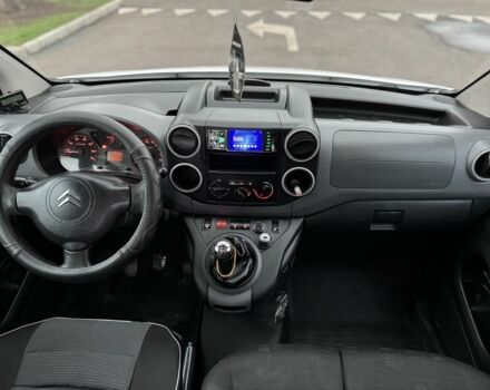 Белый Ситроен Берлинго, объемом двигателя 1.6 л и пробегом 303 тыс. км за 2499 $, фото 5 на Automoto.ua