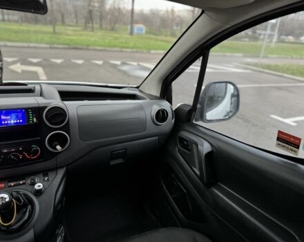 Белый Ситроен Берлинго, объемом двигателя 1.6 л и пробегом 303 тыс. км за 2499 $, фото 18 на Automoto.ua