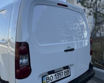 Белый Ситроен Берлинго, объемом двигателя 1.6 л и пробегом 358 тыс. км за 6100 $, фото 5 на Automoto.ua