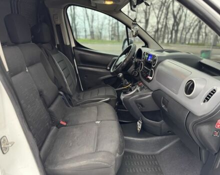 Белый Ситроен Берлинго, объемом двигателя 1.6 л и пробегом 303 тыс. км за 2499 $, фото 6 на Automoto.ua