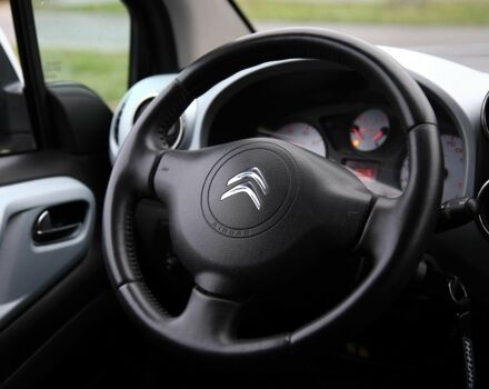 Білий Сітроен Берлінго, об'ємом двигуна 1.6 л та пробігом 239 тис. км за 6700 $, фото 12 на Automoto.ua