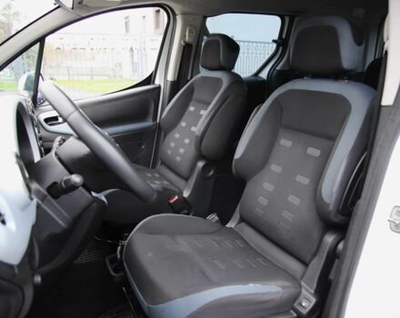 Білий Сітроен Берлінго, об'ємом двигуна 1.6 л та пробігом 239 тис. км за 6700 $, фото 6 на Automoto.ua