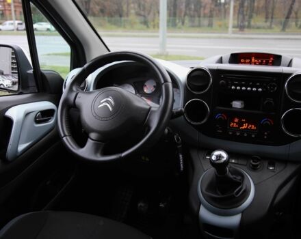 Білий Сітроен Берлінго, об'ємом двигуна 1.6 л та пробігом 239 тис. км за 6700 $, фото 10 на Automoto.ua