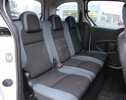 Білий Сітроен Берлінго, об'ємом двигуна 1.6 л та пробігом 239 тис. км за 6700 $, фото 8 на Automoto.ua