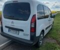 Белый Ситроен Берлинго, объемом двигателя 1.6 л и пробегом 182 тыс. км за 13500 $, фото 2 на Automoto.ua