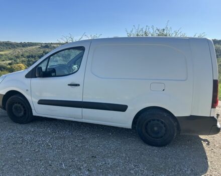 Белый Ситроен Берлинго, объемом двигателя 1.6 л и пробегом 402 тыс. км за 8000 $, фото 2 на Automoto.ua