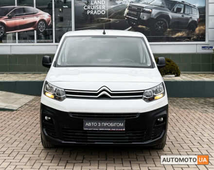 Белый Ситроен Берлинго, объемом двигателя 1.6 л и пробегом 157 тыс. км за 16797 $, фото 1 на Automoto.ua